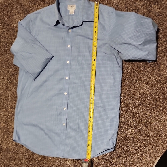 L.L. Bean Blue Casual Button Down Shirt with Subtle Pattern - Picture 3 of 4